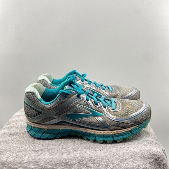 Brooks Shoes Women Size US 9 GTS Carpe Runem Run Happy Edition Pre Owned - Picture 7 of 16